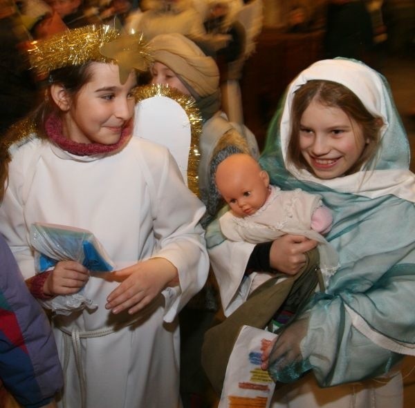 W żadnej grupie kolędniczej nie mogło zabraknąć Matki Bożej z Dzieciątkiem ani aniołka.