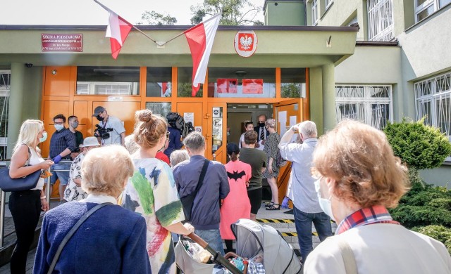 Frekwencja według PKW w drugiej turze wyborów jest bardzo duża.