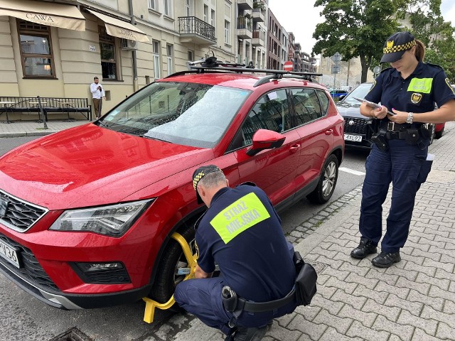 W Krakowie Obszar Płatnego Parkowania (OPP) obejmuje ok. 21 970 miejsc parkingowych.