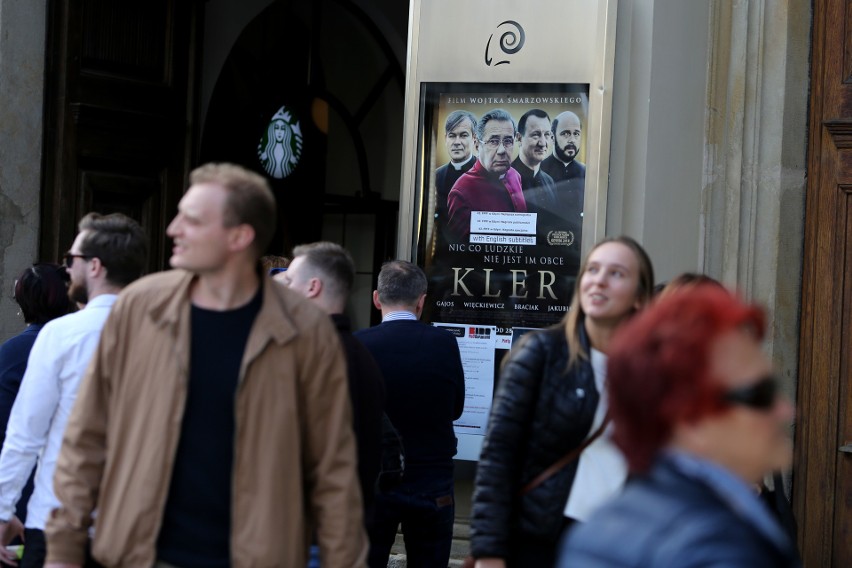 „Kler”: takich kolejek w kinach w Krakowie już dawno nie było