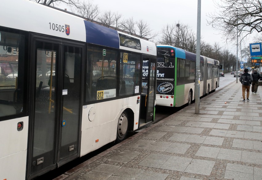 Torowa rewolucja w Szczecinie. Zmiany w rozkładzie jazdy autobusu zastępczego... Będzie gorzej?