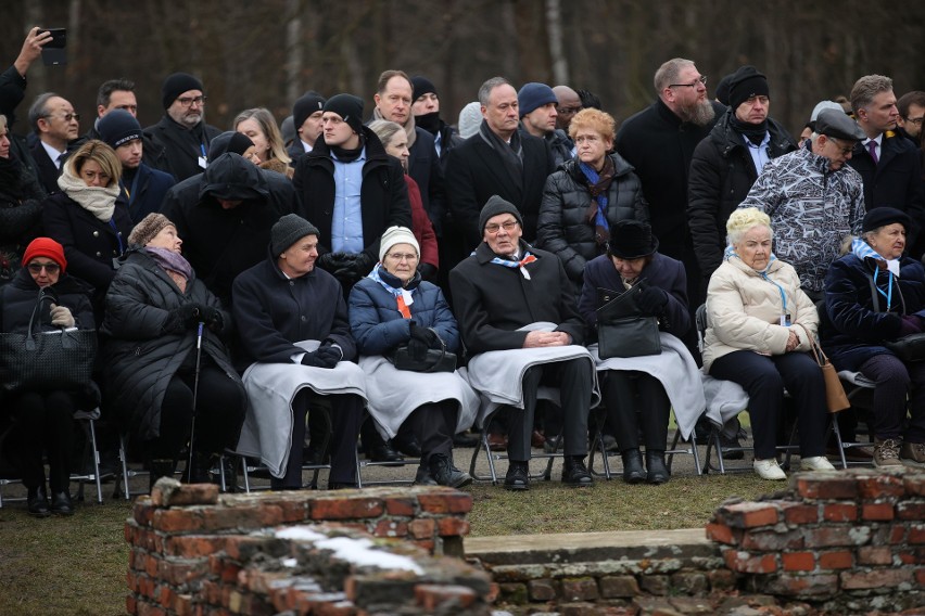 Uczestnicy obchodów 78. rocznicy wyzwolenia obozu