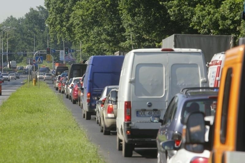 Zamknięty most Zwierzyniecki: Policja pomogła Wielkiej Wyspie. Ale Kochanowskiego w korku