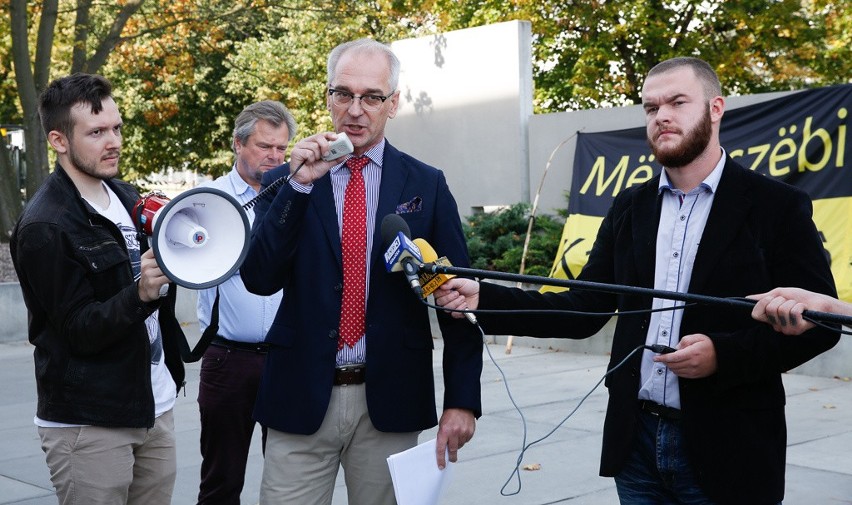 Działacze, wykładowcy i Pomorzanie protestowali przed...