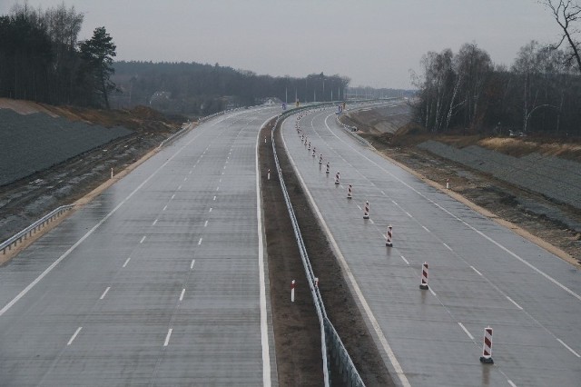 Od dzisiaj od polsko &#8211; ukraińskiej granicy w Korczowej będzie można dojechać autostradą w okolice Przeworska. Nz. autostrada w okolicach Korczowej.