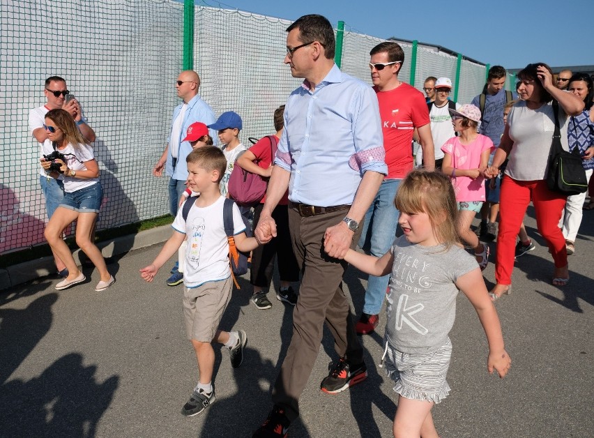 Premier Mateusz Morawiecki spotkał się w środę dziećmi z...