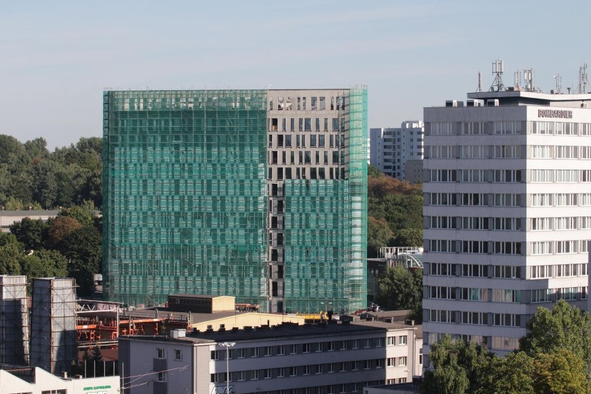 Budynek DL Tower przy Korfantego w Katowicach, wrzesień 2021