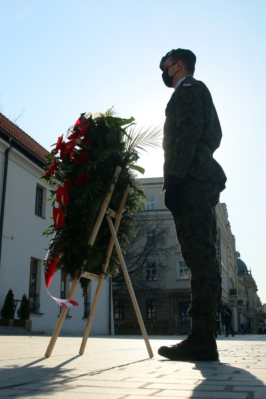 Lublin: 11. rocznica katastrofy smoleńskiej. Obchody na placu Litewskim w Lublinie. Zobacz zdjęcia