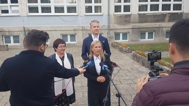 O szczegółach opowiadało dziś troje kandydatów na posłów związanych z oświatą: Teresa Kalina, Urszula Pańka i Arkadiusz Marchewka.