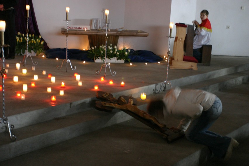 Groby Pańskie w kościołach na archiwalnych zdjęciach. Jak prezentowały się miejsca adoracji w Wielki Piątek i Wielką Sobotę przez lata