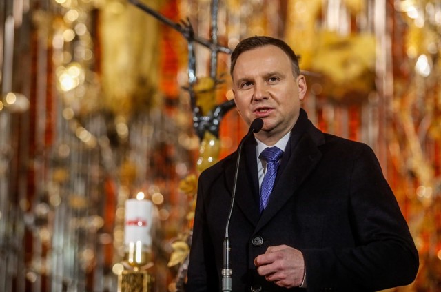 W sobotę prezydent wziął udział w uroczystościach odsłonięcia bursztynowego ołtarza w gdańskim kościele.