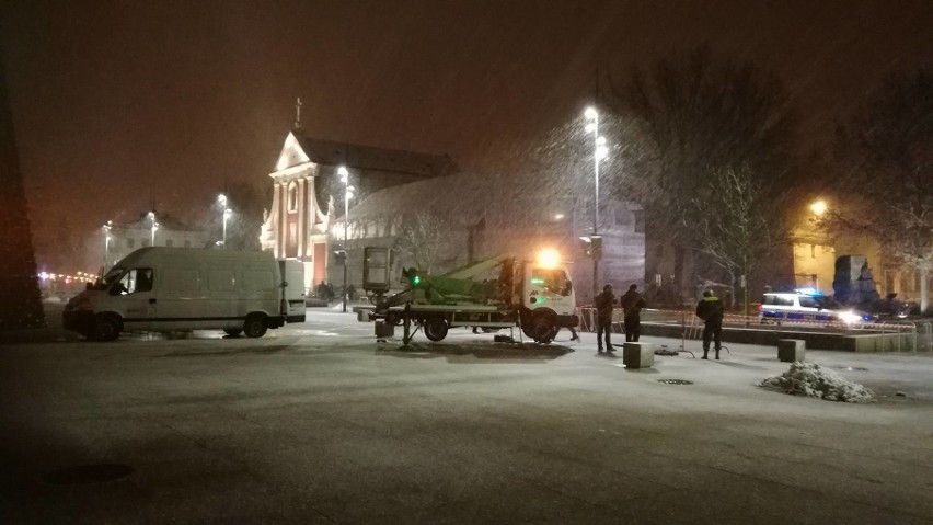 Plac Litewski w Lublinie. Zniszczyli fragment chodnika