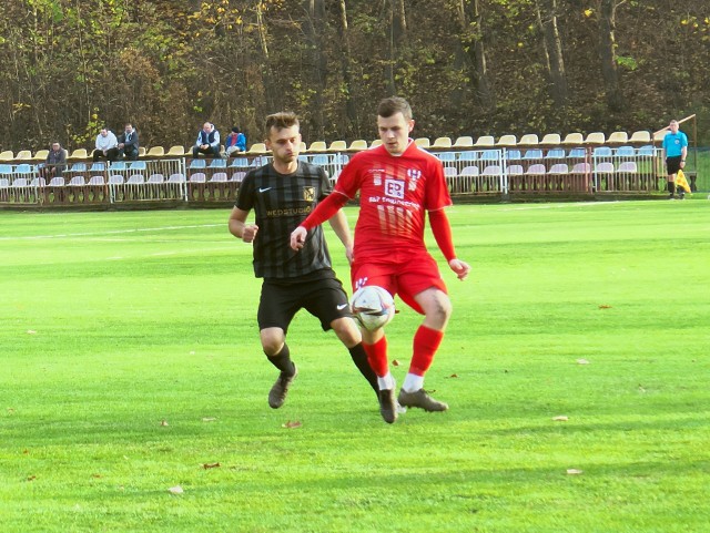 W jarosławskiej klasie "O" piłkarze Orła Przeworsk (czerwone stroje) pokonali u siebie Zdrój Horyniec 2:0