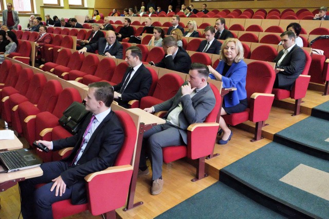 Radni PiS na ostatniej sesji obniżyli wynagrodzenie prezydentowi Białegostoku. Teraz zdecydują o własnych dietach.
