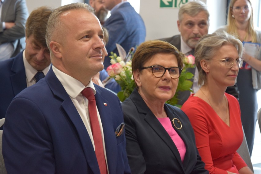 Wojewoda i kandydat na senatora Mikołaj Bogdanowicz,...