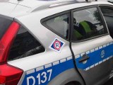 Wypadek w Kielcach. Cofający kierowca najechał na kobietę