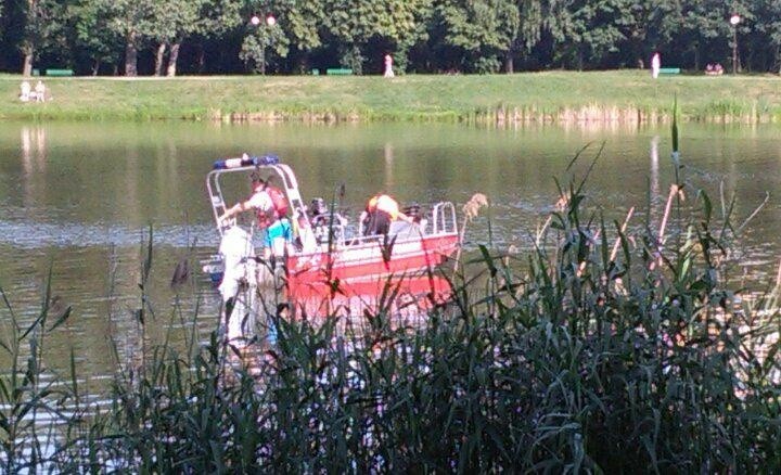 Radom. Mężczyzna prawdopodobnie utopił się w zalewie na Borkach. Trwają poszukiwania [zdjęcia]