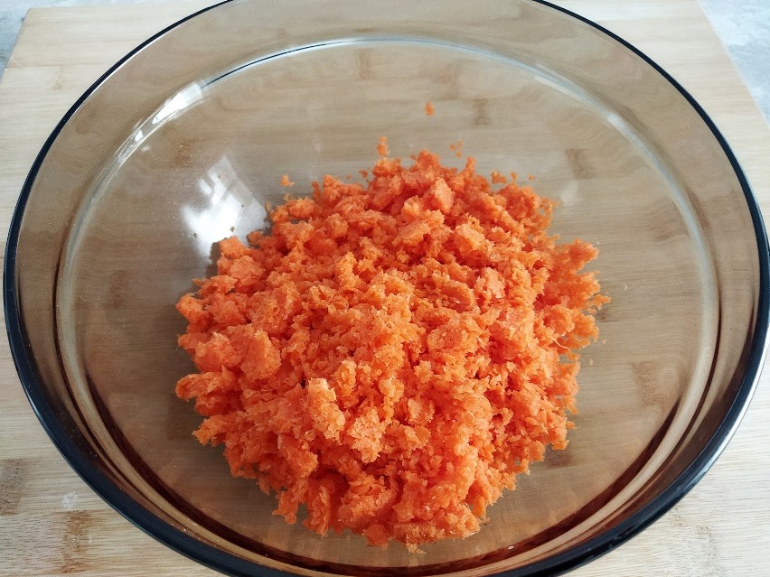 Zacznij od przygotowania marchewki