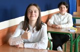 Egzamin ósmoklasisty z języka polskiego w kieleckiej "12". Jakie nastroje? [WIDEO]