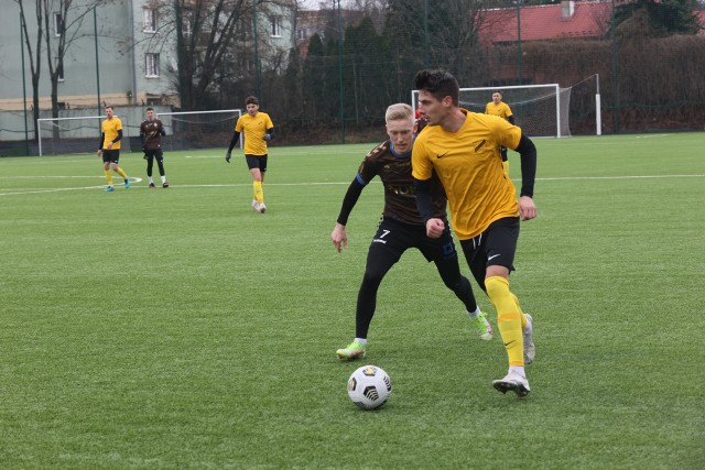 9.02.2022: Kraków, boisko Prądniczanki: sparing Wieczysta - Garbarnia