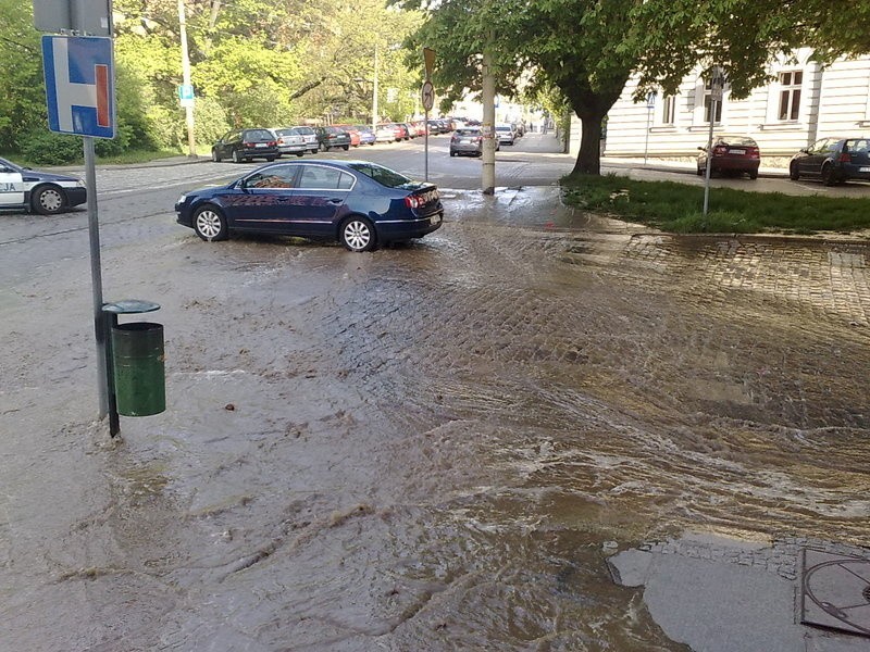 Potop w centrum Szczecina [wideo] 