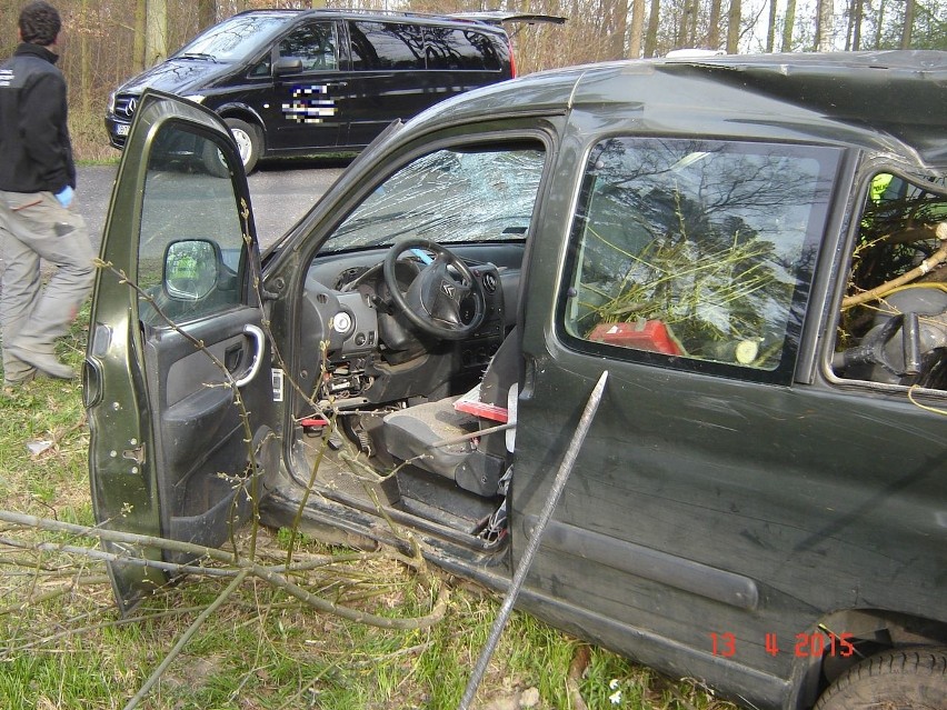 Zginął 52-letni kierowca citroena.