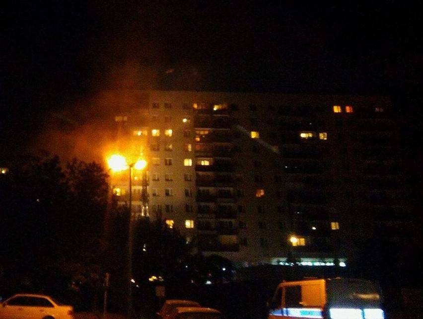 Radom. Pożar mieszkania w bloku przy ul. Sandomierskiej w...