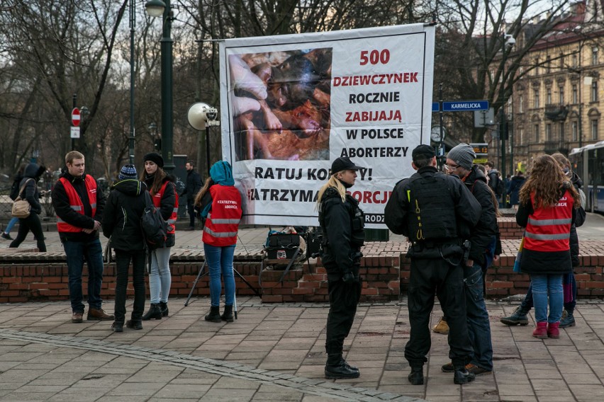 Kraków. Manifestacja antyaborcyjna kobiet [ZDJĘCIA]