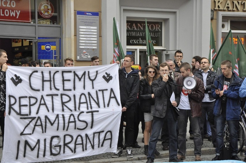 Wrocław: Narodowcy protestują przeciwko imigrantom (ZDJĘCIA)