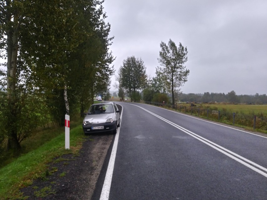 Podhale. Samochód wypadł z drogi i dachował. Ranny został kierowca 