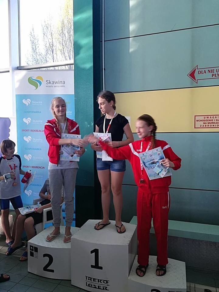 Miechowscy pływacy wyłowili medale w Skawinie