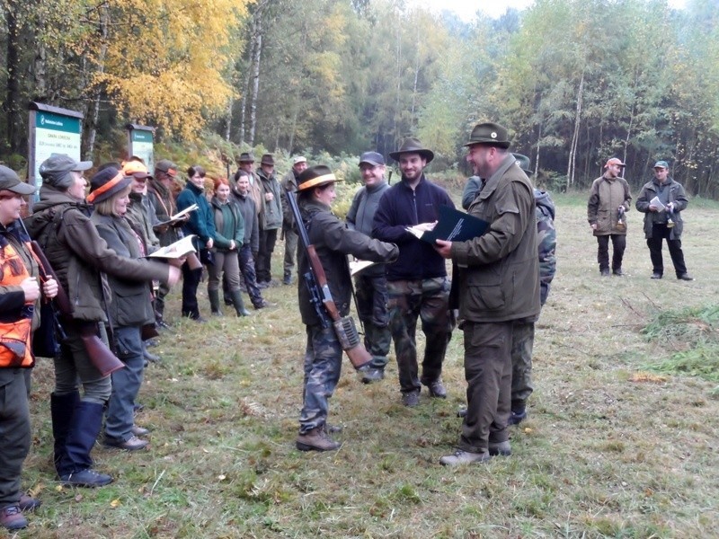 17 Dian polowało na grubą zwierzynę w Koścmidrach, w...