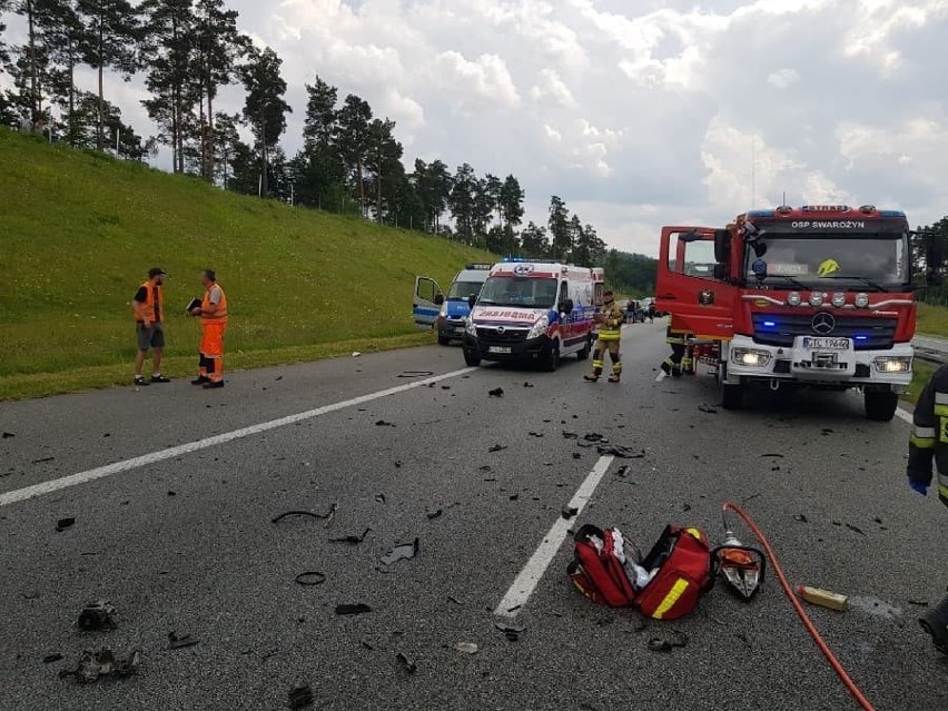 Śmiertelny wypadek na A1. Nie żyje 1 osoba. Samochód osobowy zderzył się z ciężarówką. Autostrada A1 została odblokowana