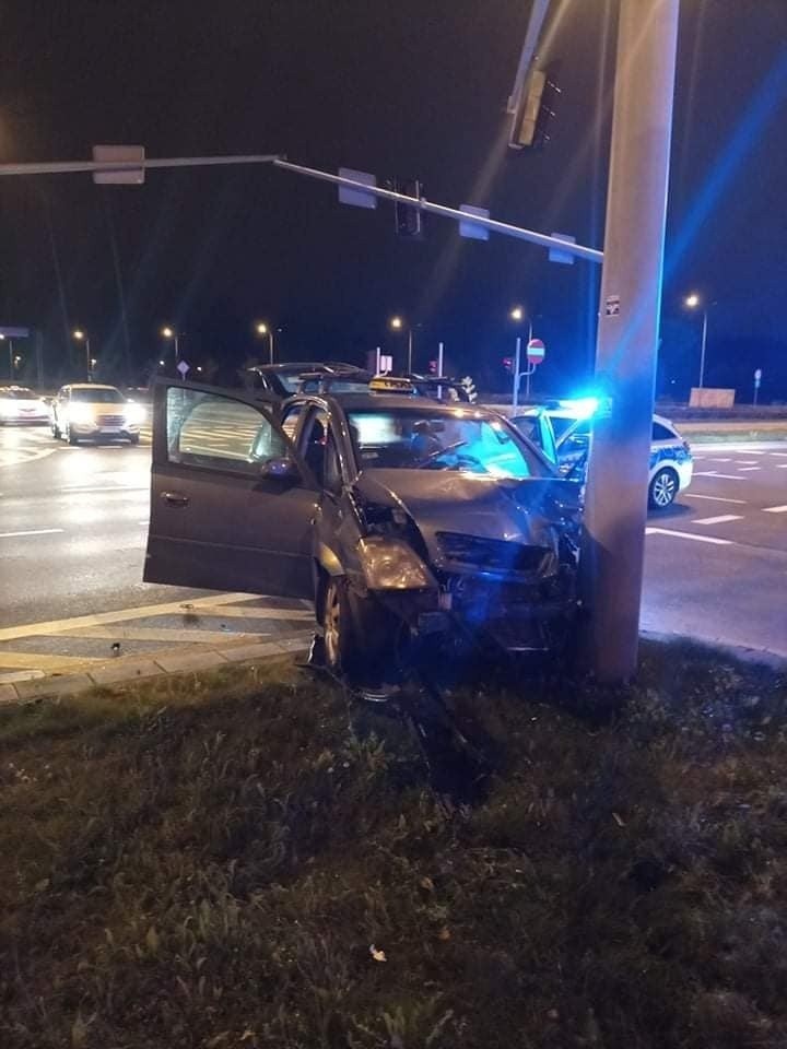 Wypadek na skrzyżowaniu ulic Piastowskiej z Kazimierza...