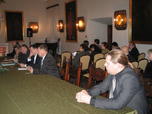 Dla radnych powiatowych sesja wyjazdowa nie będzie niczym nowym, gdyż już w styczniu spotkali się na sesji w zamku w Baranowie Sandomierskim.