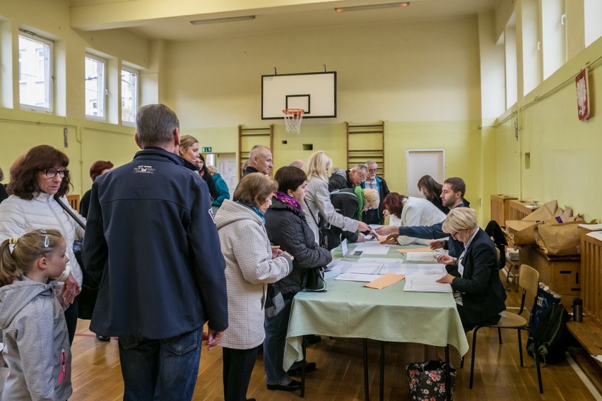 Wybory samorządowe 2018. Tak głosują mieszkańcy Krakowa [ZDJĘCIA]