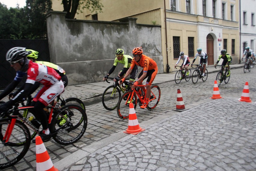 Kolarstwo. Filippo Fortina liderem Grodów Piastowskich [ZDJĘCIA]