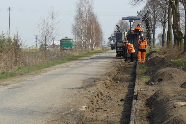 Trwa przebudowa drogi we wsi Kotowy