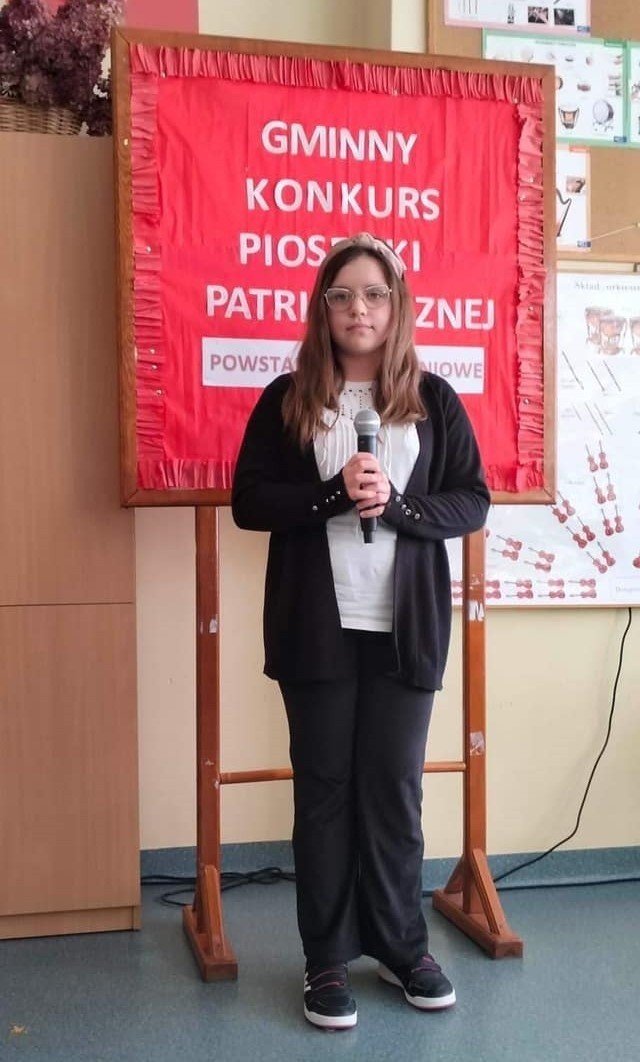 Gminny Konkurs Piosenki Patriotycznej w Szkole Podstawowej w Małogoszczu. Uczniowie piosenką uczcili pamięć o powstańcach styczniowych