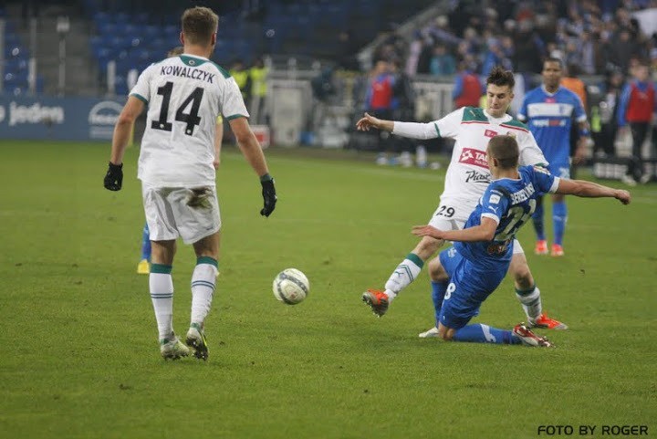 Ostatni mecz w Poznaniu również wygrał Śląsk (3:0).