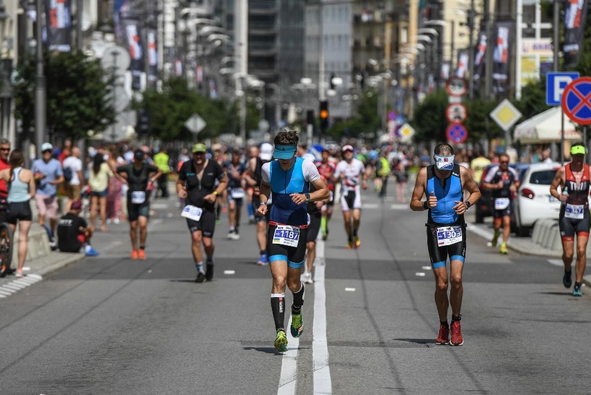 Enea Ironman 70.3 Gdynia. Zwycięstwo Jana Frodeno i Amelii Rose Watkinson. Niesamowita atmosfera i tłum kibiców na trasie ZDJĘCIA, WYNIKI