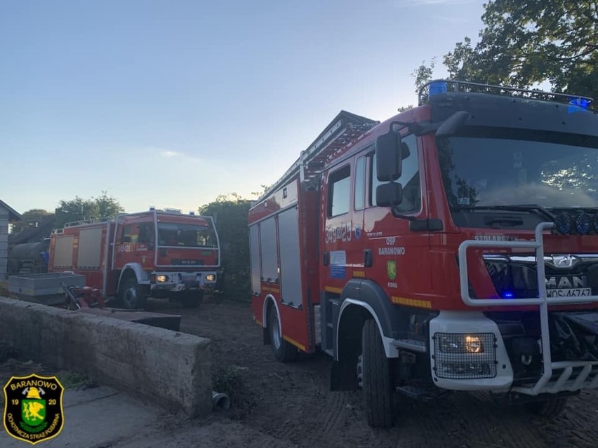 Pożar stodoły w Rycicy. Interweniowało sześć zastępów straży pożarnej. 26.09.2021. Zdjęcia