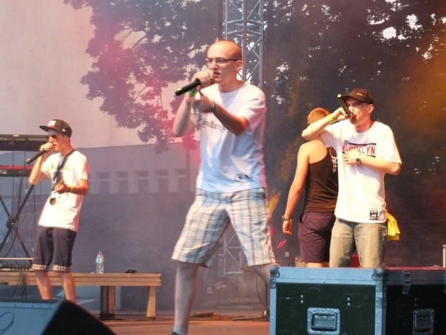 Obok znanych gwiazd na scenie prezentują się lokalni artyści hip hopowi m.in. z Grudziądza i Ciechocinka