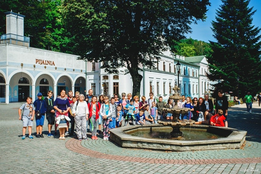 Stalowa Wola. Młodzież i seniorów zjednoczyła sztuka śpiewania i Niepodległa 