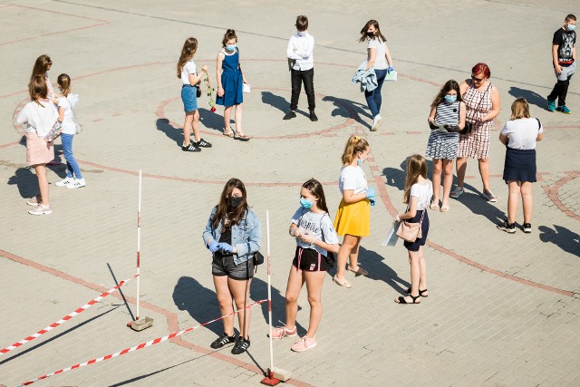 Powrót uczniów do szkoły to największy eksperyment społeczny od początku pandemii