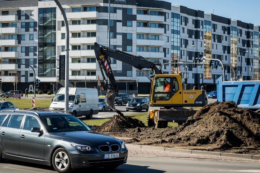 W związku z przebudową ul. Kujawskiej w Bydgoszczy, drogowcy...