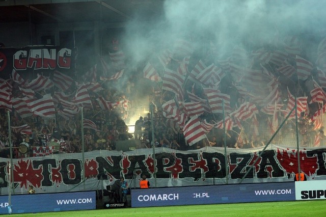 W meczu 35. kolejki LOTTO Ekstraklasy Cracovia podejmowała chorzowski Ruch. Spotkanie zakończyło się zwycięstwem Pasów 2:0. Zobacz fotorelację z tego spotkania!
