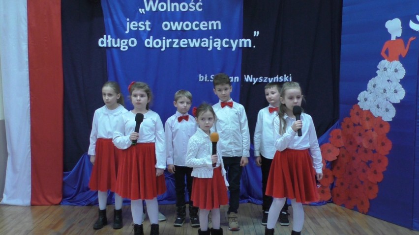 Młodzi artyści ze szkoły katolickiej w Tarnobrzegu nagrodzeni przez marszałka