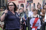 Mówiła o "mordercach w polskich mundurach". Liderka "Strajku Kobiet" stanie przed sądem