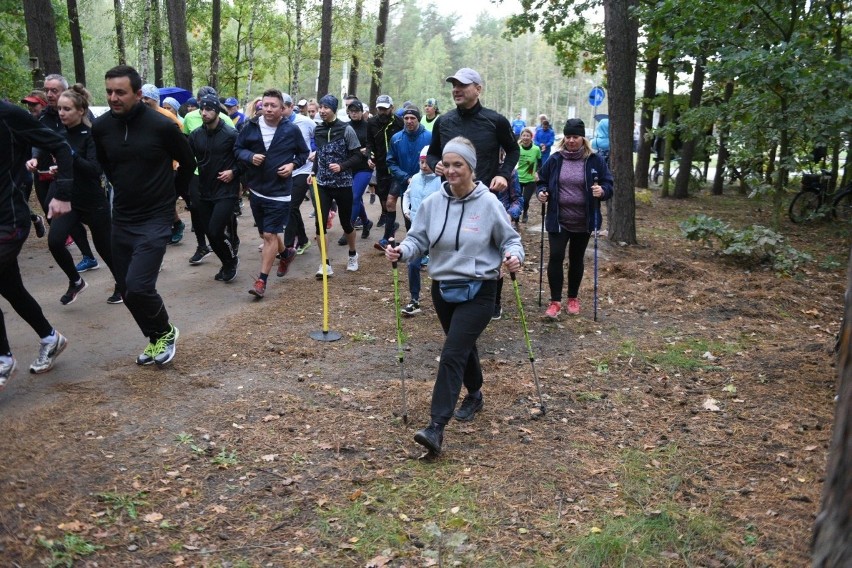 Nie zabrakło chętnych do biegania i maszerowania w Parkrun...